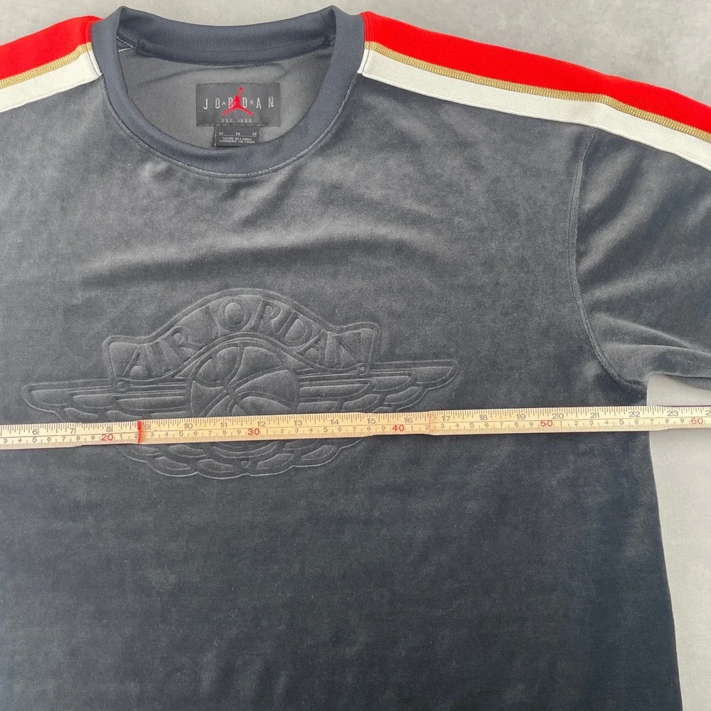 Jordan T-Shirt Men M Black Red Gold Stripe Velour Stretch Soft Luxury BV4051-010